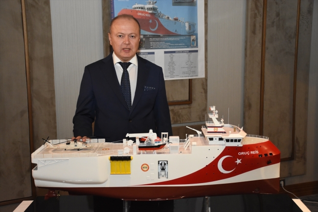 Türkiye'nin milli sismik gemisi "Oruç Reis"e bilim insanlarından övgü